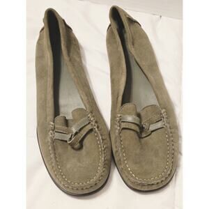 L.L. Bean Taupe/ Beige Moccasin SLip On Driving Loafer Women s Sz 9 M Academia